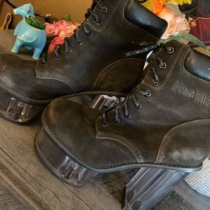 Darker wave/ dolls kill boot heels size 9 super cute gothic